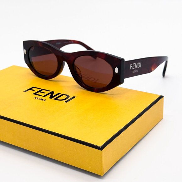 NEW FENDI FE40125F 54S SHINY RED HAVANA WOMEN SUNGLASSES FENDI - Picture 1 of 11